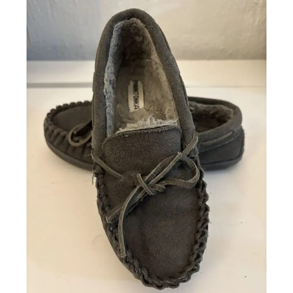 Minnetonka Kids Pile Lined Hard Sole Moccasin Slippers in Charcoal Size 3